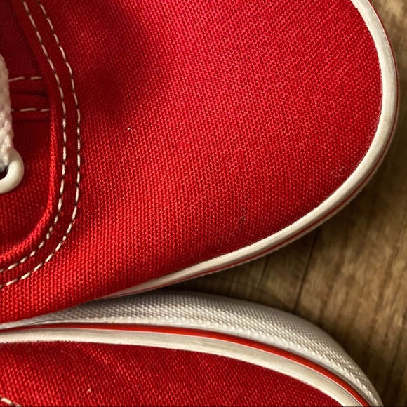 New red vans - Picture 4 of 5